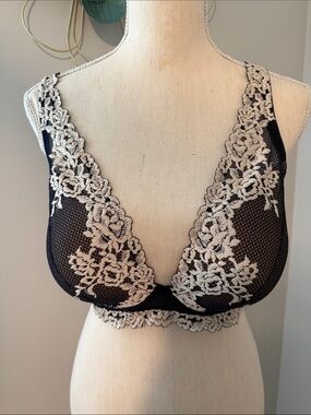 intimissimi Black Bralette with Cream Floral Lace
